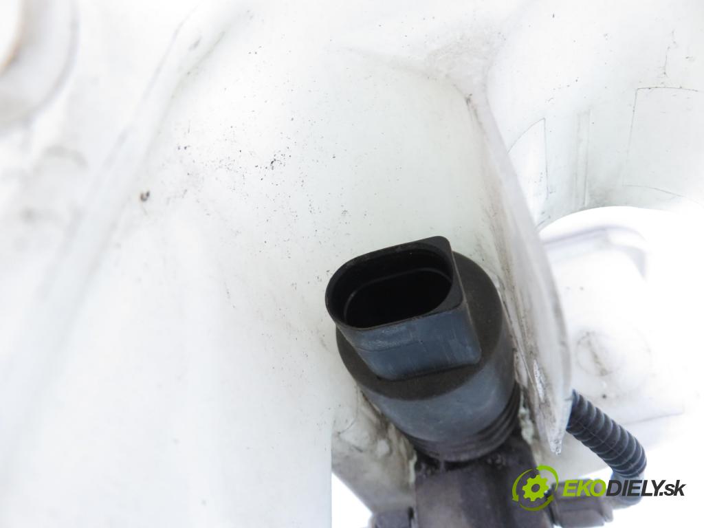 VW TOURAN (1T1, 1T2) MINIVAN 2004 74,00 1.9 TDI PD 100 - AVQ 1896,00 nádržka ostřikovačů 1T0955453C ; 1T0955453D ; 1T0955453E (Klika dveří ostatní)