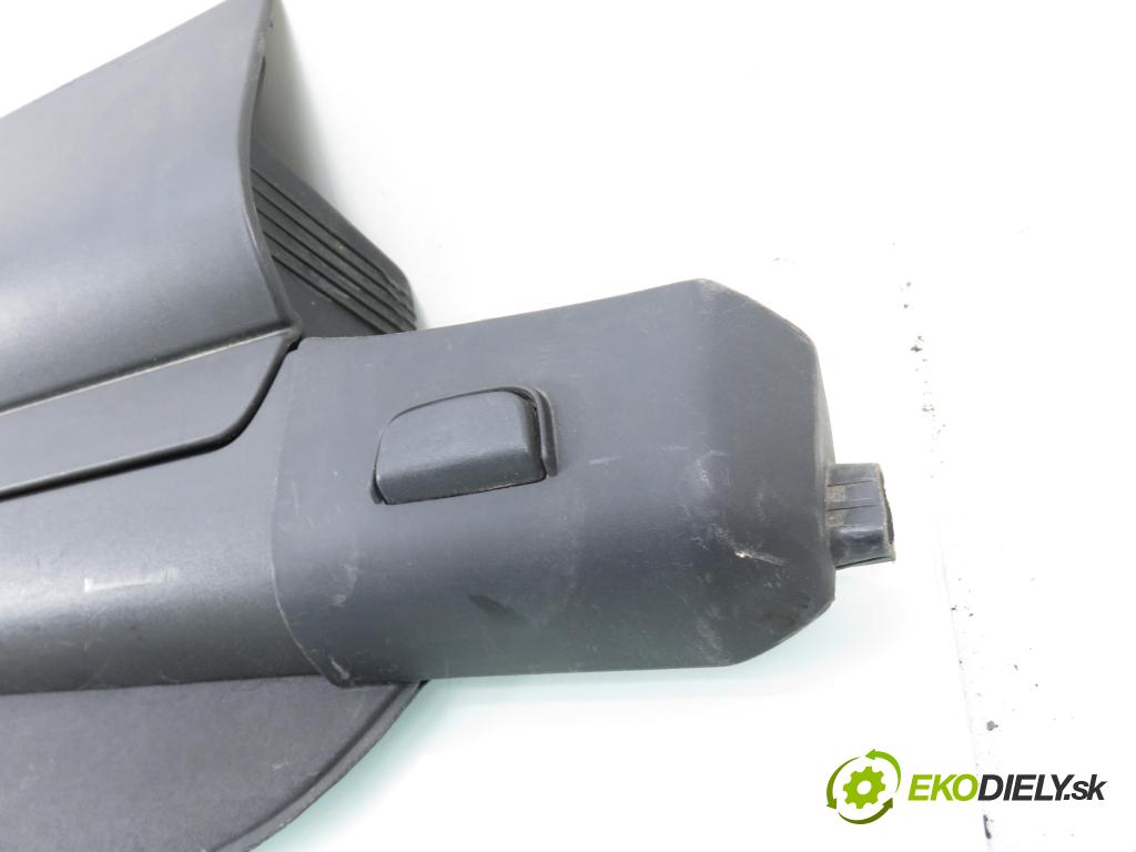 VOLVO V50 (MW) KOMBI 2006 80,00 1.6 D - 109  D 4164 T 1560,00 Roleta kufr 9918200386