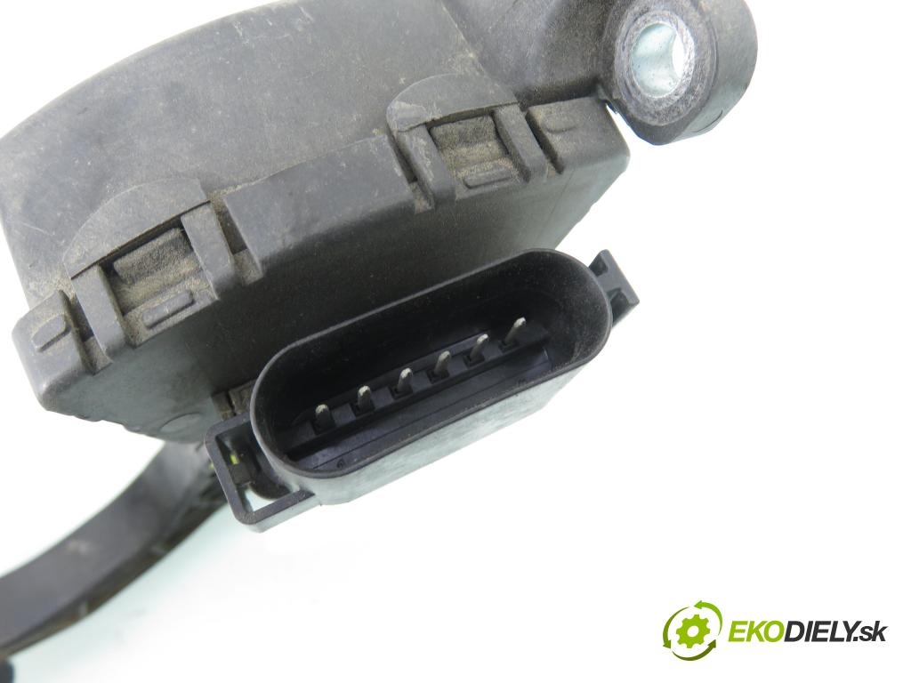 VOLVO V50 (MW) KOMBI 2006 80,00 1.6 D - 109  D 4164 T 1560,00 potenciometr plynového pedálu 4M519F836AH ; 6VP00864101 (Potenciometr plynového pedálu)