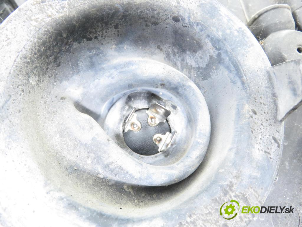 HONDA CIVIC VII Hatchback (EU, EP, EV) HB 2001 66,00 1.4 iS (EP1) 90 - D14Z6 1396,00 Svetlo PP