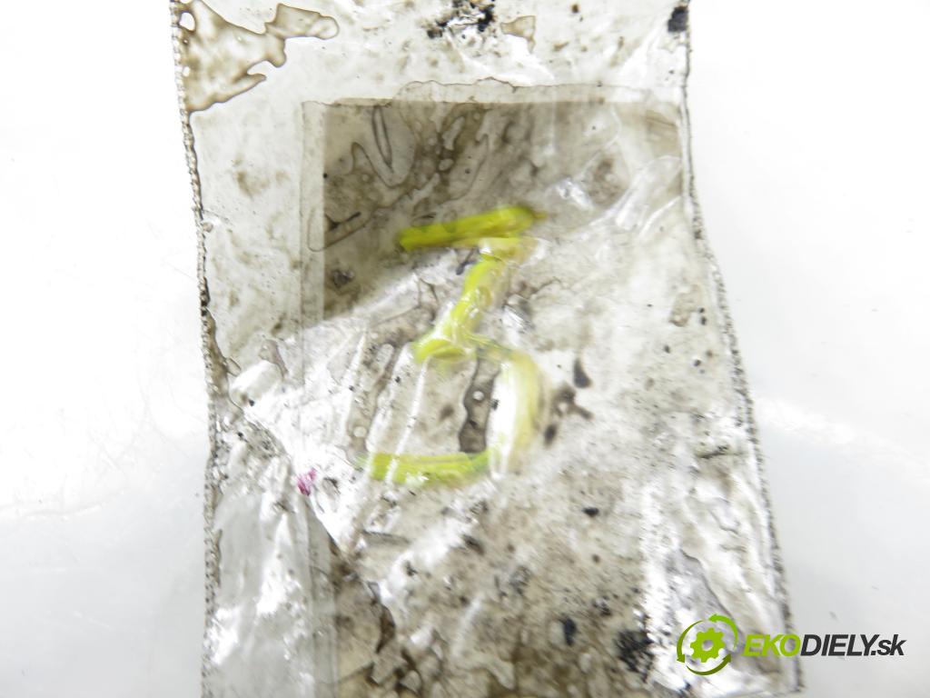 AUDI A4 Avant (8E5, B6) KOMBI 2003 96,00 1.9 TDI PD 130 - AVF 1896,00 Vstrekovač 038130073BA ; 0414720216 (Vstrekovač paliva)