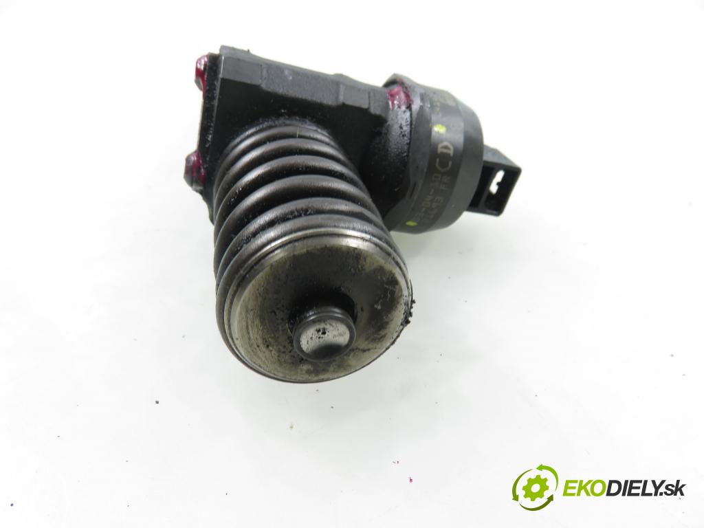 AUDI A4 Avant (8E5, B6) KOMBI 2003 96,00 1.9 TDI PD 130 - AVF 1896,00 Vstrekovač 038130073BA ; 0414720216 (Vstrekovač paliva)