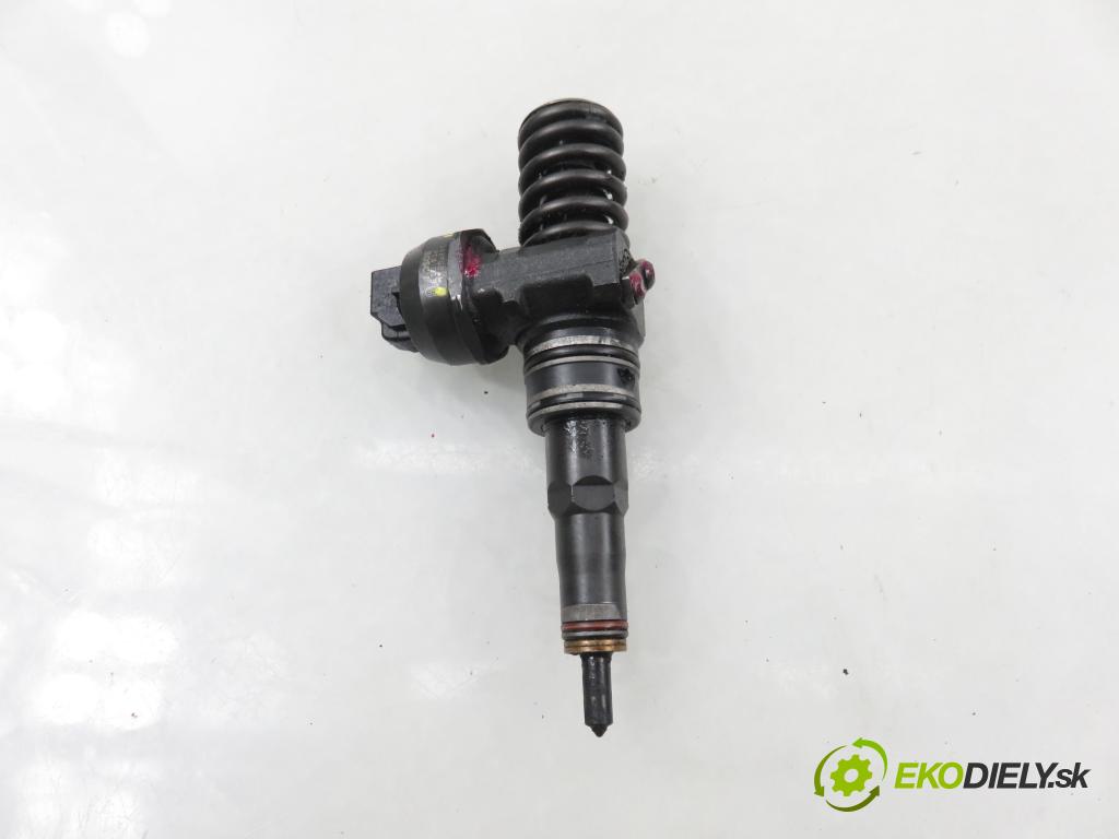 AUDI A4 Avant (8E5, B6) KOMBI 2003 96,00 1.9 TDI PD 130 - AVF 1896,00 Vstrekovač 038130073BA ; 0414720216 (Vstrekovač paliva)