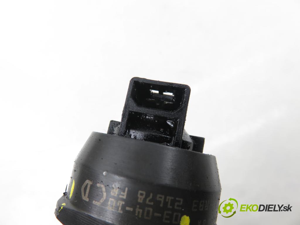 AUDI A4 Avant (8E5, B6) KOMBI 2003 96,00 1.9 TDI PD 130 - AVF 1896,00 Vstrekovač 038130073BA ; 0414720216 (Vstrekovač paliva)