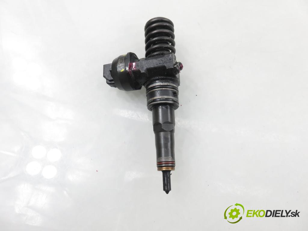 AUDI A4 Avant (8E5, B6) KOMBI 2003 96,00 1.9 TDI PD 130 - AVF 1896,00 Vstrekovač 038130073BA ; 0414720216 (Vstrekovač paliva)