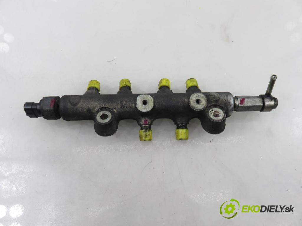 MAZDA 5 (CR19) MINIVAN 2009 105,00 2.0 MZR-CD 143 - RF7J 1998,00 lišta vstřikovací  (Vstřikovací lišta)