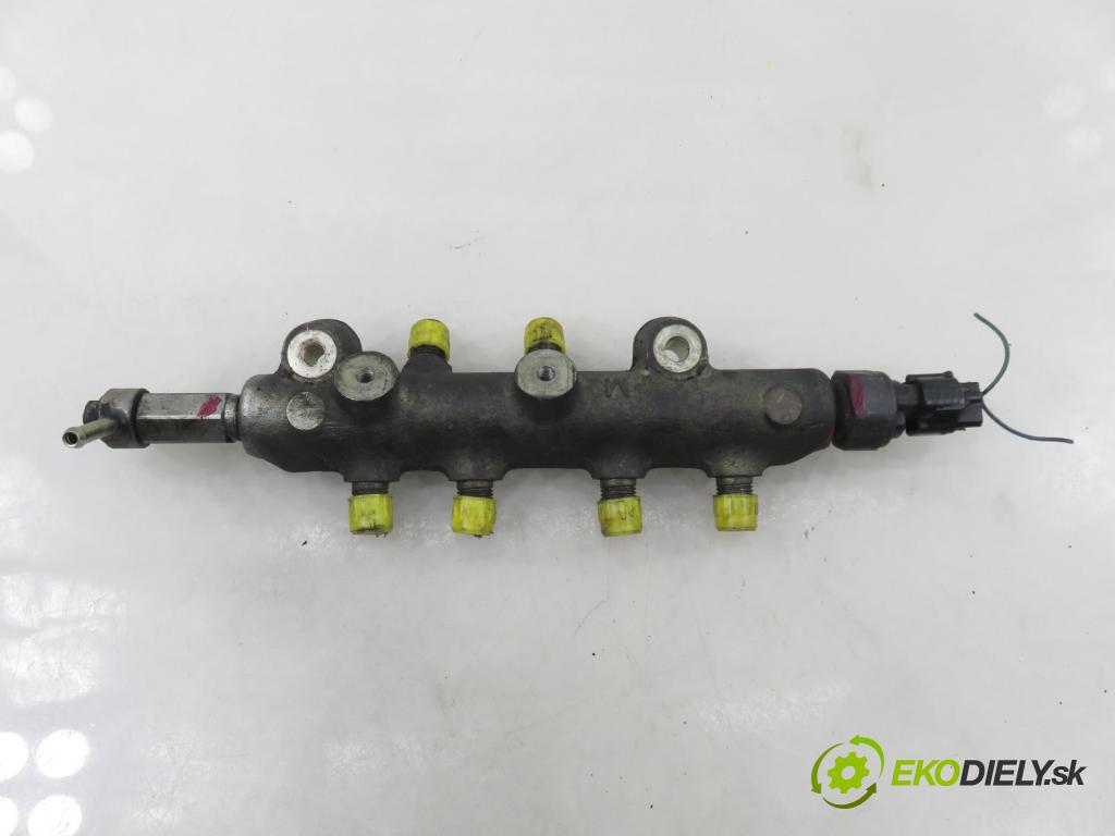 MAZDA 5 (CR19) MINIVAN 2009 105,00 2.0 MZR-CD 143 - RF7J 1998,00 Lišta vstrekovacia  (Vstrekovacia lišta)