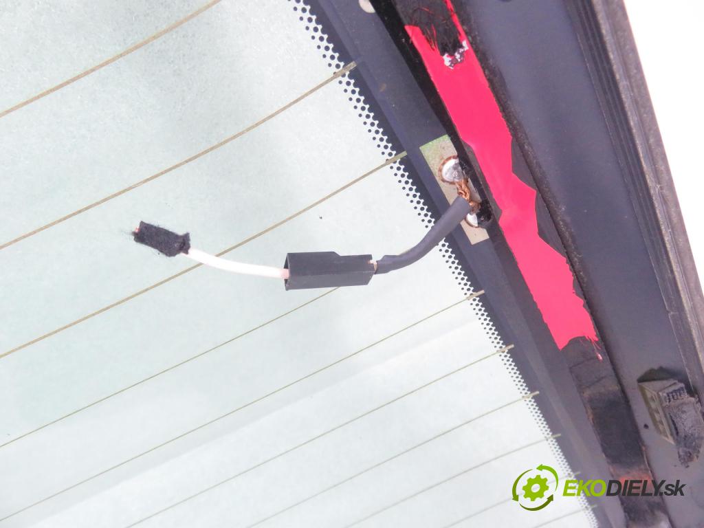 AUDI 80 Avant (8C, B4) KOMBI 1992 85,00 2.0 E - ABK 1984,00 Okno zadné kapota