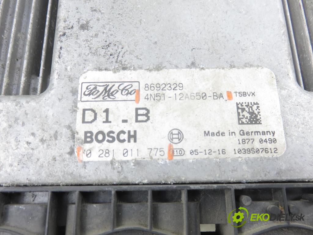 VOLVO V50 (MW) KOMBI 2006 80,00 1.6 D - 109  D 4164 T 1560,00 řídící jednotka motora 4N5112A650BA ; 0281011775