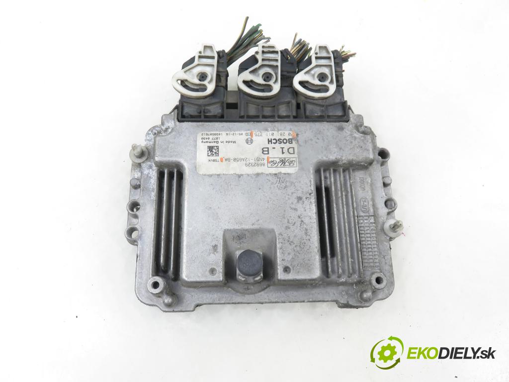 VOLVO V50 (MW) KOMBI 2006 80,00 1.6 D - 109  D 4164 T 1560,00 řídící jednotka motora 4N5112A650BA ; 0281011775