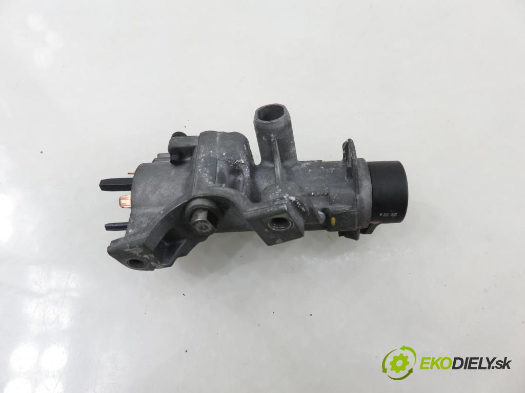 VW PASSAT B5.5 Variant (3B6) KOMBI 2002 96,00 1.9 TDI PD 130 - AVF 1896,00 spinačka 4B0905851B (Spínacia skrinka)