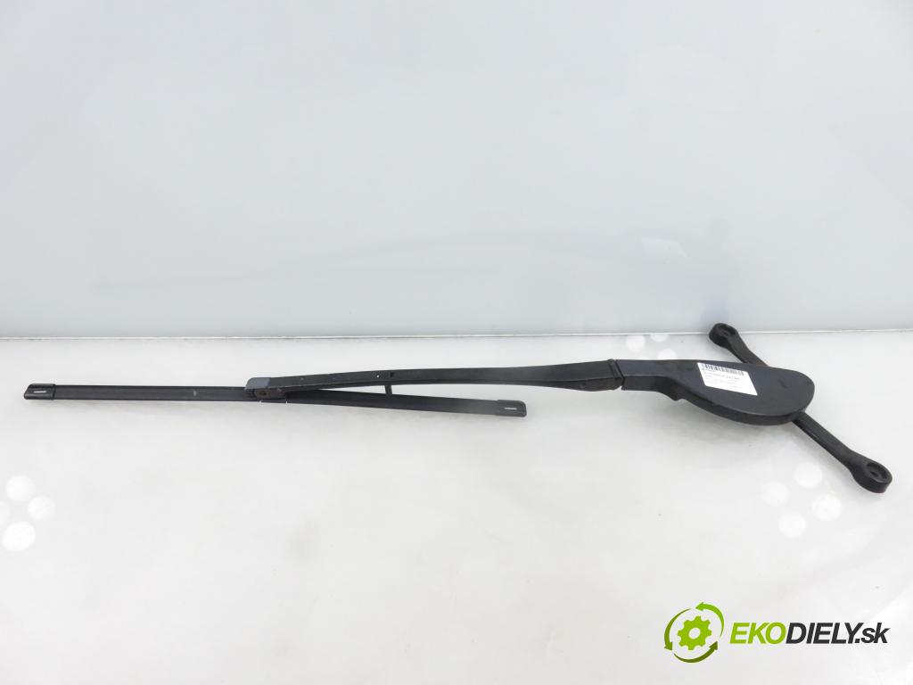 BMW 5 (E39) SEDAN 1997 110,00 520 i 150 - M52 B20 (206S3) 1991,00 RAMENO: stierače PP 8361744