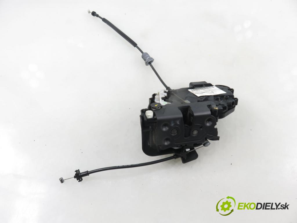 VOLVO V50 (MW) KOMBI 2006 80,00 1.6 D - 109  D 4164 T 1560,00 zámok 30753668