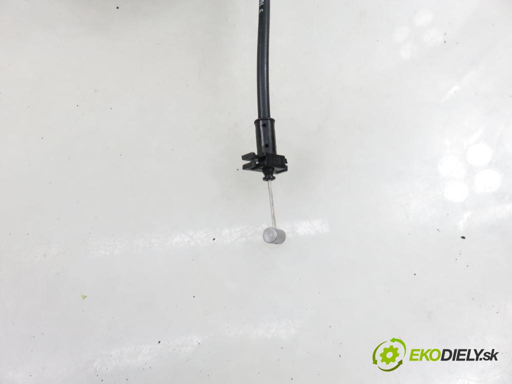 VOLVO V50 (MW) KOMBI 2006 80,00 1.6 D - 109  D 4164 T 1560,00 zámok 30753668