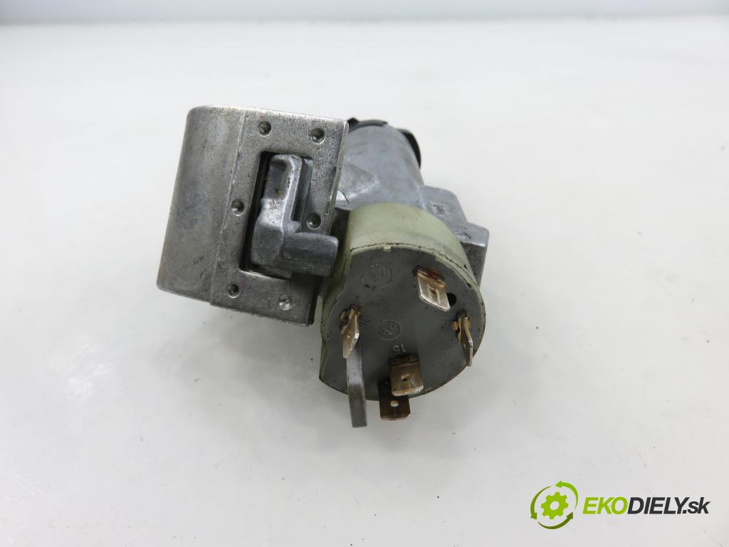 OPEL ASTRA F (T92) HB 1992 44,00 1.4 i 60 - C 14 NZ 1389,00 spinačka 90069214 ; 90069215 ; 90191412 (Spínacia skrinka)