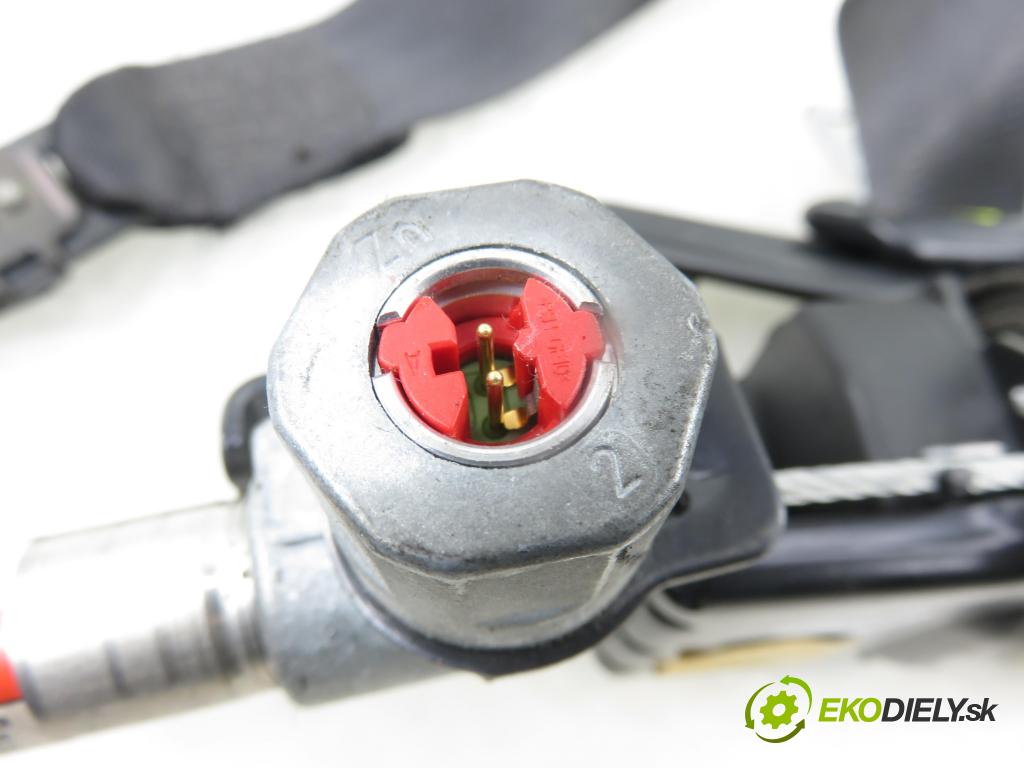 VOLVO V50 (MW) KOMBI 2006 80,00 1.6 D - 109  D 4164 T 1560,00 Držiak bezpečnostný PP 30661789