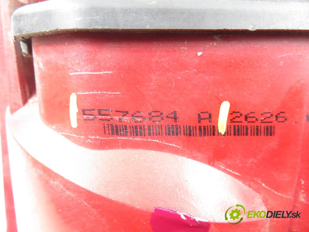 PEUGEOT 307 SW (3H) KOMBI 2007 103,00 2.0 16V - RFN (EW10J4) 1997,00 Svetlo pravé zadné 557684A