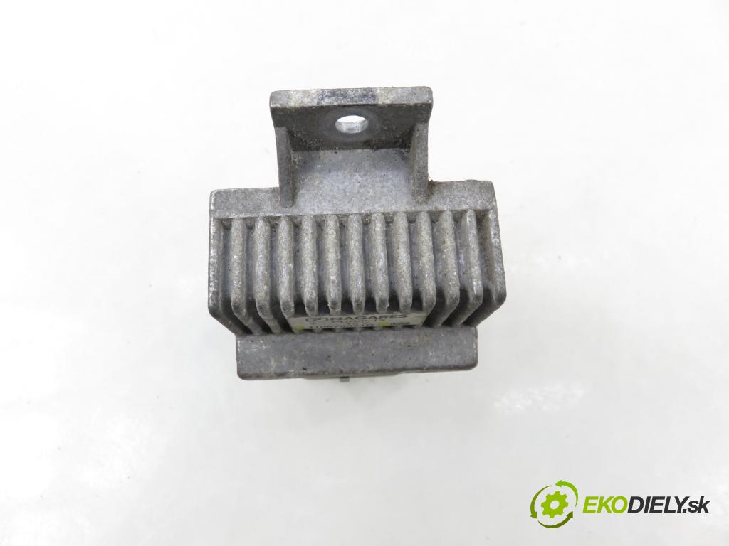 RENAULT KOLEOS I (HY_) SUV 2011 110,00 2.0 dCi 4x4 150 1995,00 RELÉ: SWIEC: 110678071R