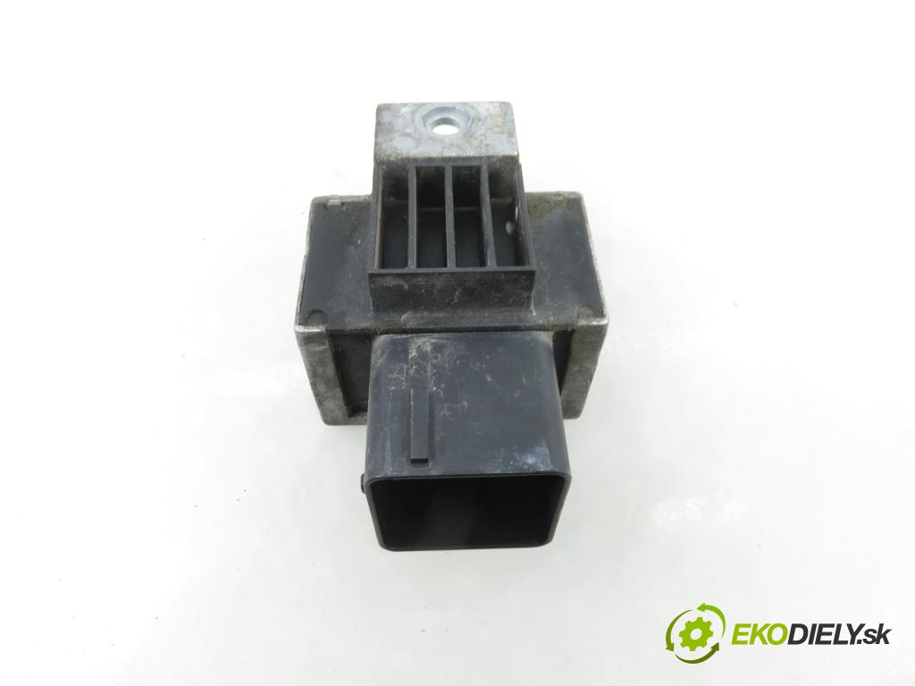 RENAULT KOLEOS I (HY_) SUV 2011 110,00 2.0 dCi 4x4 150 1995,00 RELÉ: SWIEC: 110678071R