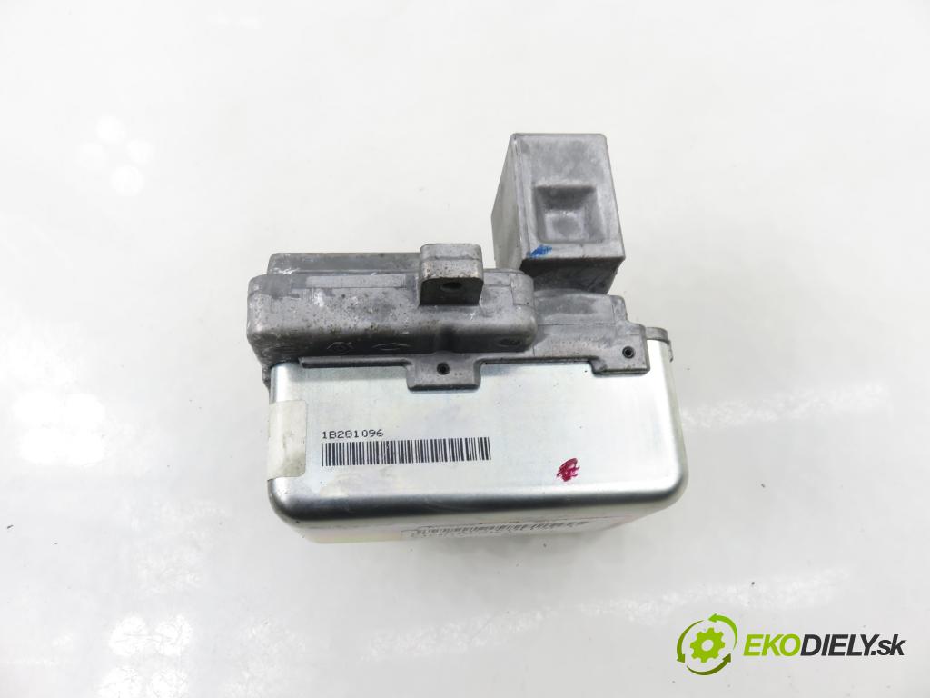 RENAULT KOLEOS I (HY_) SUV 2011 110,00 2.0 dCi 4x4 150 1995,00 blokáda tyče volantu 48700JY01A