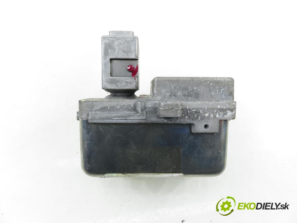 RENAULT KOLEOS I (HY_) SUV 2011 110,00 2.0 dCi 4x4 150 1995,00 blokáda tyče volantu 48700JY01A