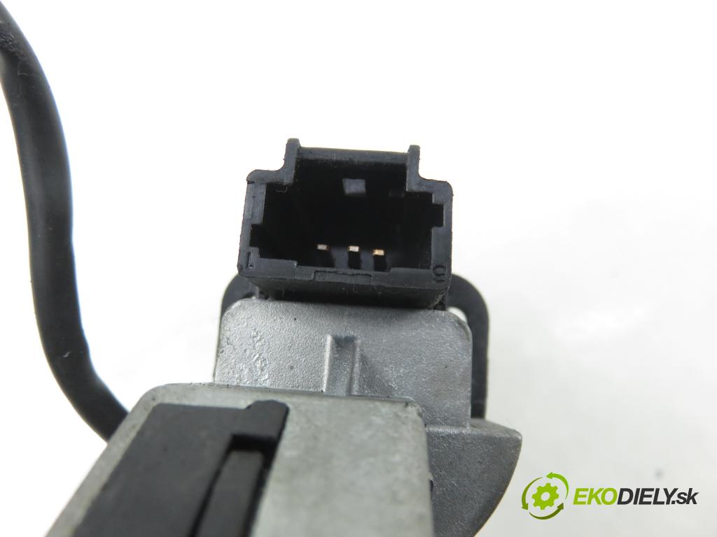 PEUGEOT 307 SW (3H) KOMBI 2007 103,00 2.0 16V - RFN (EW10J4) 1997,00 spínačka / VLOŽKY 36410600 ; 9663123280