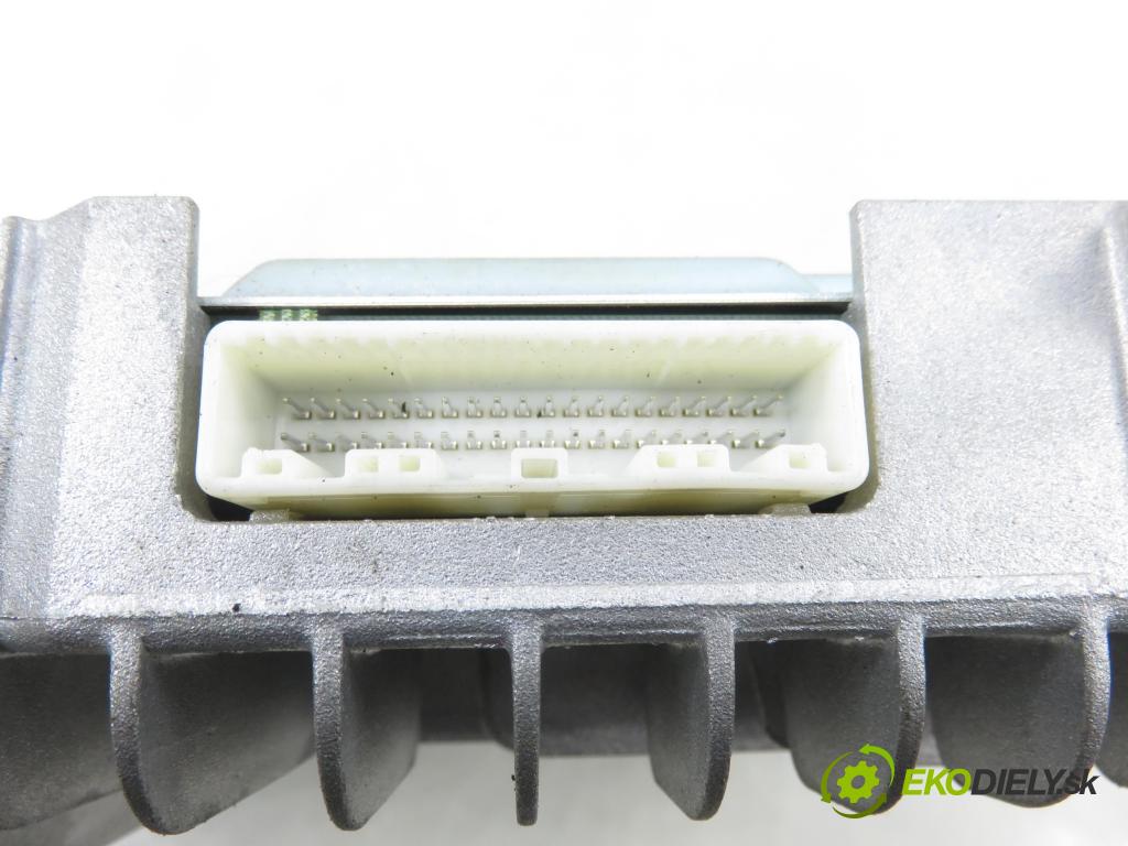 RENAULT KOLEOS I (HY_) SUV 2011 110,00 2.0 dCi 4x4 150 1995,00 Zosilňovač 280637762R (Zosilňovač)