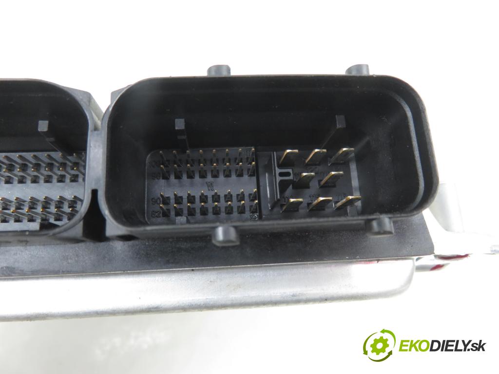 AUDI A4 Avant (8E5, B6) KOMBI 2003 96,00 1.9 TDI PD 130 - AVF 1896,00 Riadiaca jednotka Motor 038906019LJ ; 0281011222