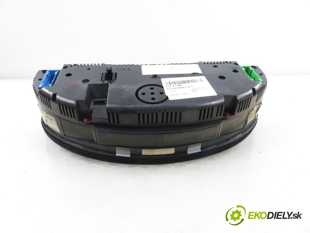 AUDI A4 Avant (8E5, B6) KOMBI 2003 96,00 1.9 TDI PD 130 - AVF 1896,00 Prístrojovka elektrický 8E0920900M ; 0263626045