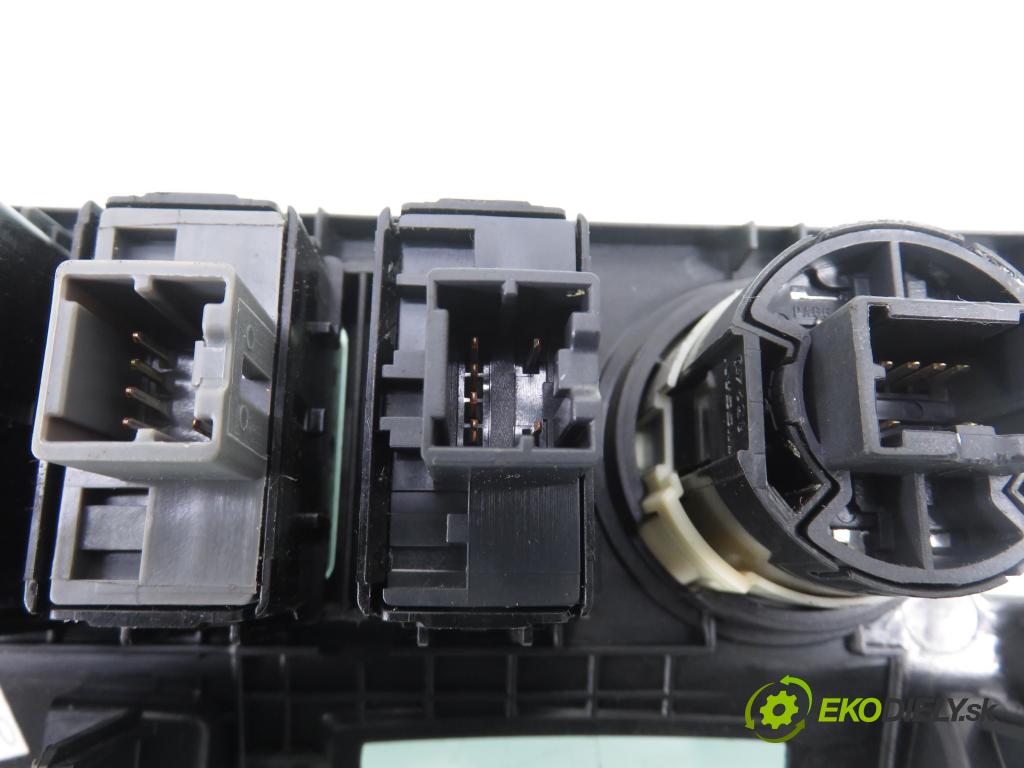 RENAULT KOLEOS I (HY_) SUV 2011 110,00 2.0 dCi 4x4 150 1995,00 vypínač Start brzdových svetiel Motor 682607542R