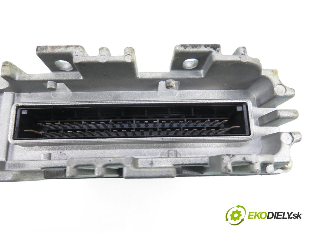 AUDI 80 Avant (8C, B4) KOMBI 1992 85,00 2.0 E - ABK 1984,00 řídící jednotka motora 039906024A ; 5WP4144