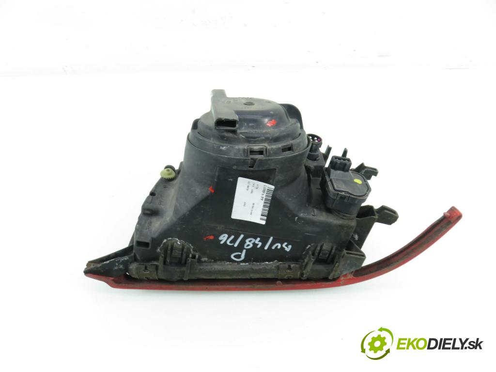 AUDI 80 Avant (8C, B4) KOMBI 1992 85,00 2.0 E - ABK 1984,00 Svetlo PP 1307022102 ; 893941030E