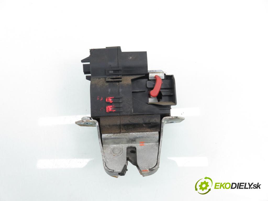 MERCEDES-BENZ KLASA C T-Model (S203) KOMBI 2005 90,00 C 200 CDI (203.207) 122 - OM 646.962 2148,00 zámok dverí kufor EL. A2037400235