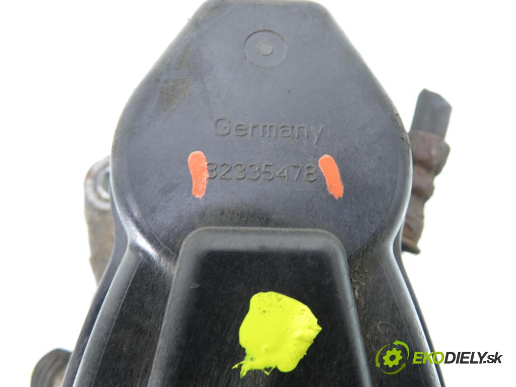 AUDI A5 (8T3) COUPE 2009 140,00 2.7 TDI - CGKA 2698,00 Brzdič strmeň pravé zadné 32335478