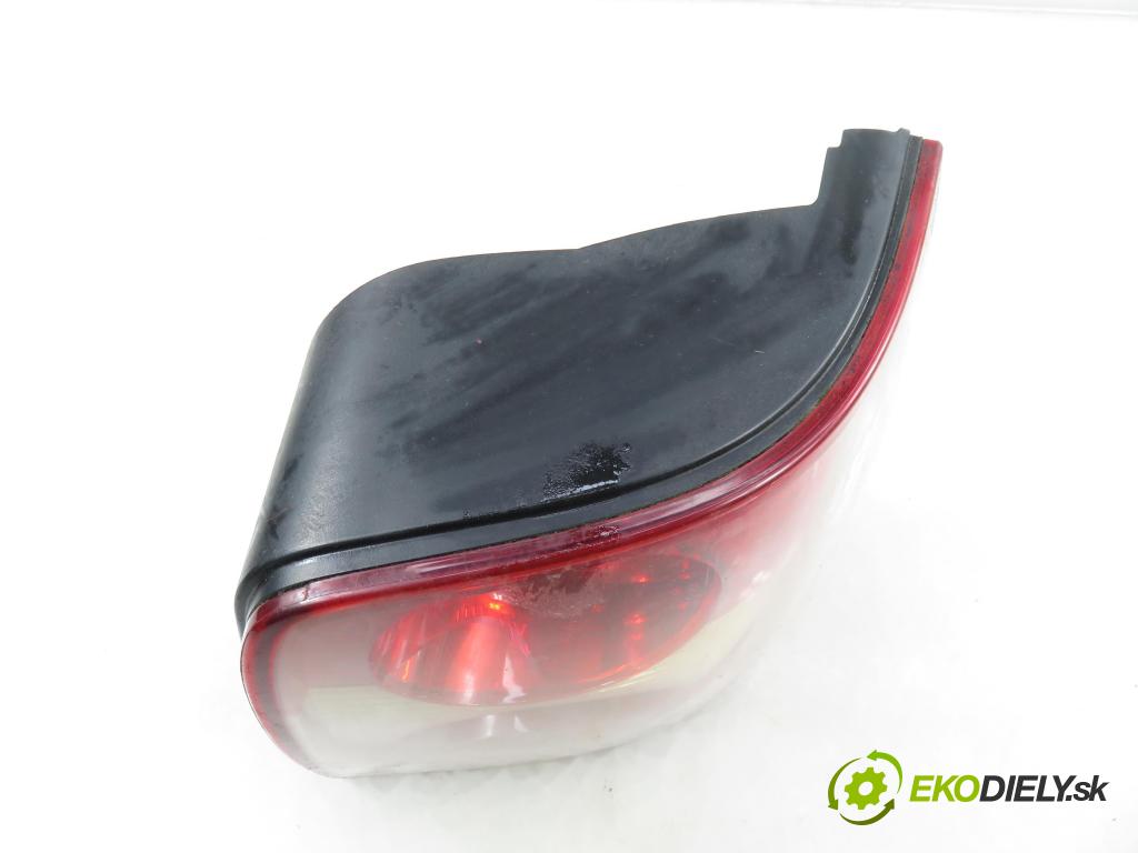 VW PASSAT B5.5 Variant (3B6) KOMBI 2002 96,00 1.9 TDI PD 130 - AVF 1896,00 světlo pravé zadní 3B9945096AA