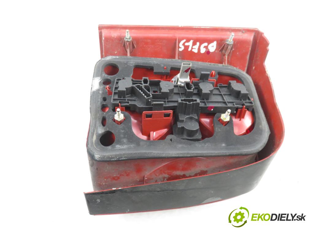 VW PASSAT B5.5 Variant (3B6) KOMBI 2002 96,00 1.9 TDI PD 130 - AVF 1896,00 světlo pravé zadní 3B9945096AA