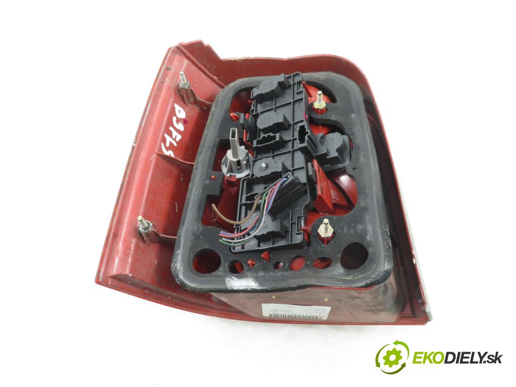 VW PASSAT B5.5 Variant (3B6) KOMBI 2002 96,00 1.9 TDI PD 130 - AVF 1896,00 světlo pravé zadní 3B9945096AA