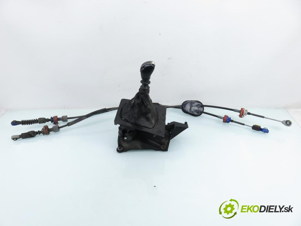 RENAULT KOLEOS I (HY_) SUV 2011 110,00 2.0 dCi 4x4 150 1995,00 ZVEDÁK: JY00A