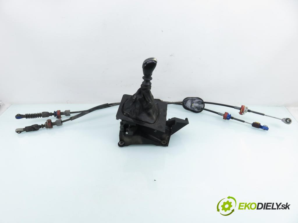 RENAULT KOLEOS I (HY_) SUV 2011 110,00 2.0 dCi 4x4 150 1995,00 ZVEDÁK: JY00A