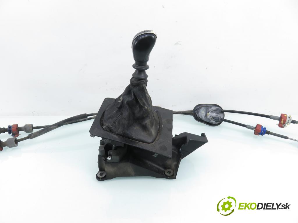 RENAULT KOLEOS I (HY_) SUV 2011 110,00 2.0 dCi 4x4 150 1995,00 ZVEDÁK: JY00A