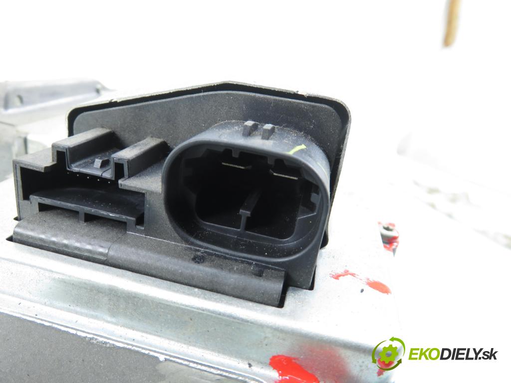 RENAULT GRAND SCENIC II (JM0/1_) MINIVAN 2006 0,00 1.9 dCi (JM15) - F9Q E 804 1870,00 SLOUPEC / PODPORA elektrický 8200442177A