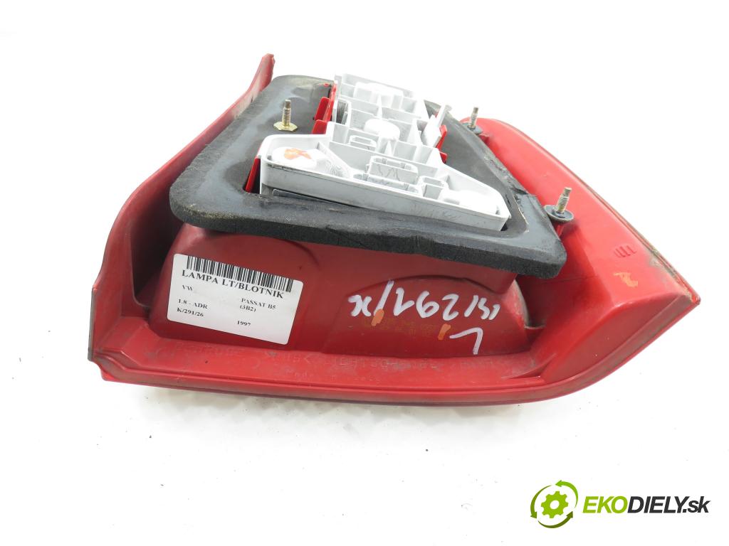 VW PASSAT B5 (3B2) SEDAN 1997 92,00 1.8 20V 125 - ADR 1781,00 světlo levé zadní 3B5945095F