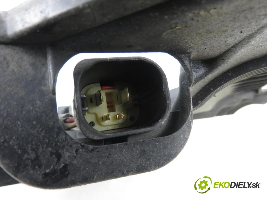 MERCEDES-BENZ KLASA C T-Model (S203) KOMBI 2005 90,00 C 200 CDI (203.207) 122 - OM 646.962 2148,00 ventilátor chladič PODNEBÍ / VODA A2035400688