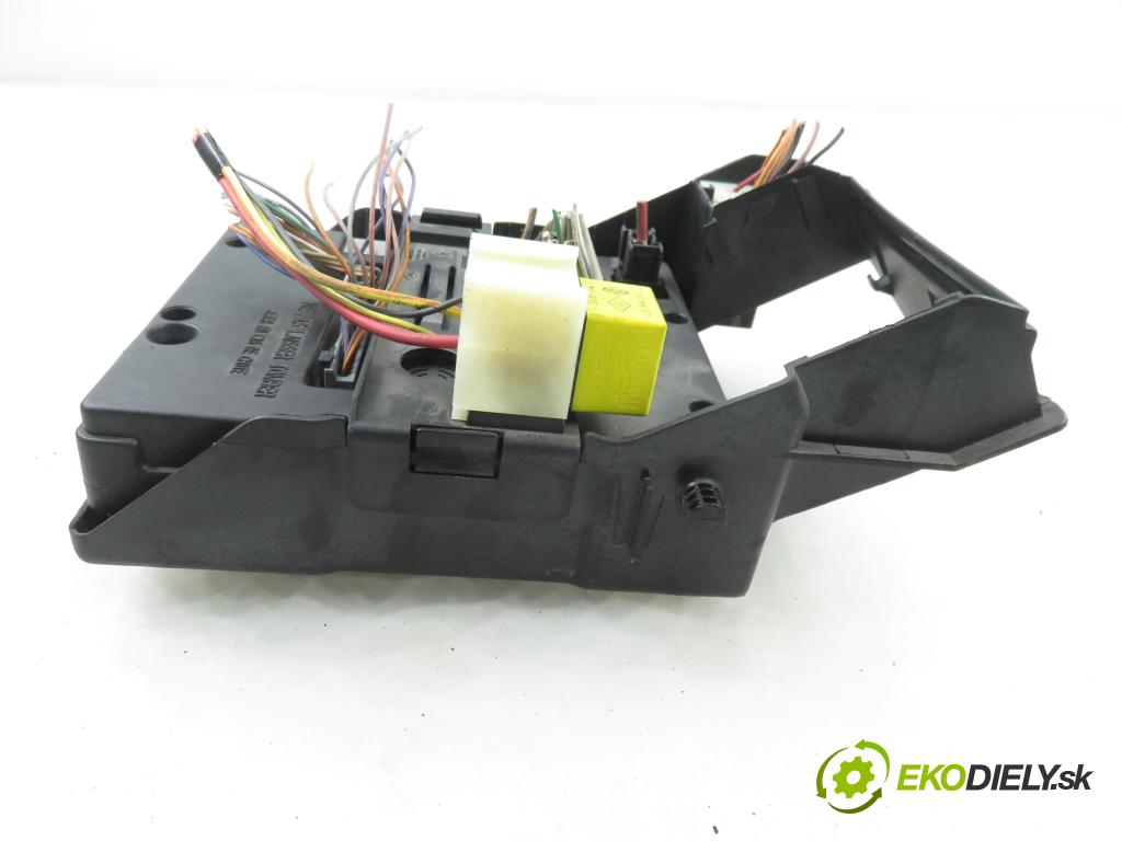 RENAULT SCENIC I (JA0/1_) MINIVAN 2000 70,00 1.4 16V 95 -  K4J 750 1390,00 MODUL BSI 8200029342A ; S108502610C