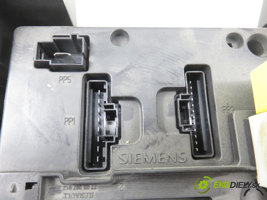 RENAULT SCENIC I (JA0/1_) MINIVAN 2000 70,00 1.4 16V 95 -  K4J 750 1390,00 MODUL BSI 8200029342A ; S108502610C