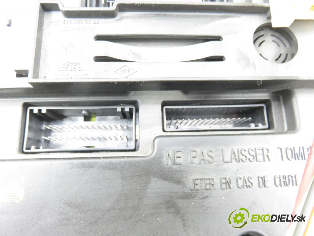 RENAULT SCENIC I (JA0/1_) MINIVAN 2000 70,00 1.4 16V 95 -  K4J 750 1390,00 MODUL BSI 8200029342A ; S108502610C