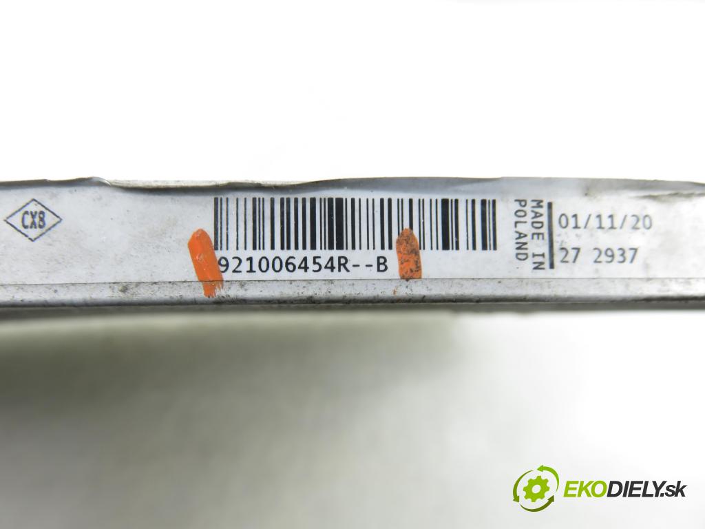 DACIA DUSTER (HM_) SUV 2021 74,00 1.0 TCe 100 (HMMT) 999,00 chladič klimatizace 921006454RB ; M155718 (Chladič klimatizace)