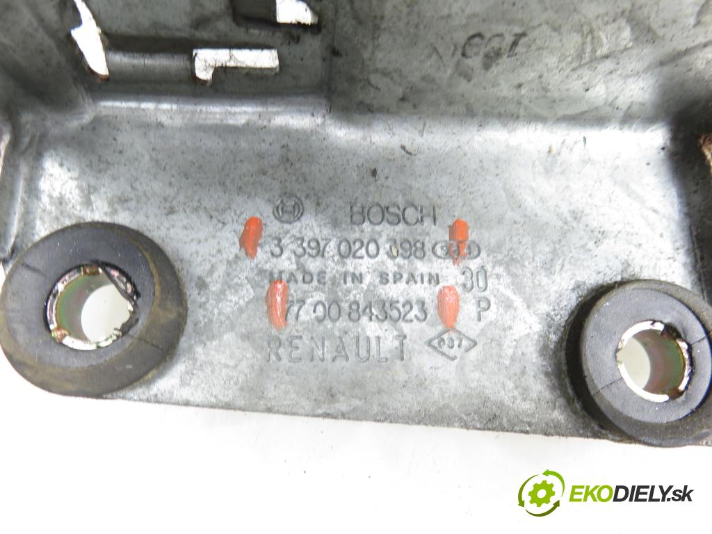 RENAULT SCENIC I (JA0/1_) MINIVAN 2000 70,00 1.4 16V 95 -  K4J 750 1390,00 Motorček stieračov 7700843523 ; 3397020398
