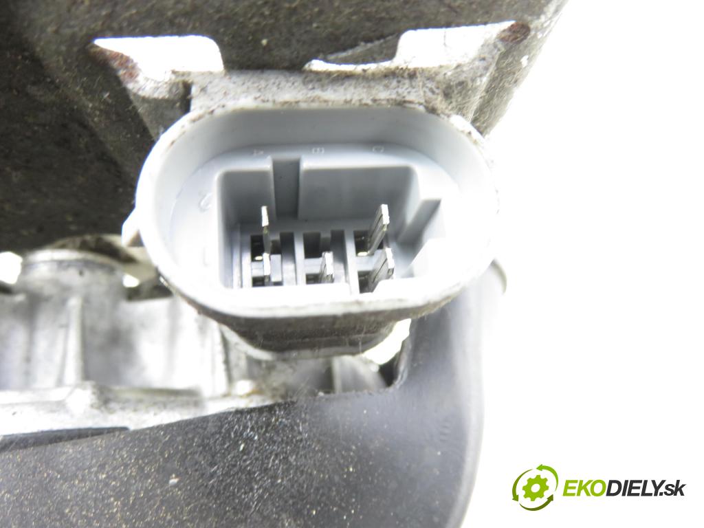 RENAULT SCENIC I (JA0/1_) MINIVAN 2000 70,00 1.4 16V 95 -  K4J 750 1390,00 Motorček stieračov 7700843523 ; 3397020398