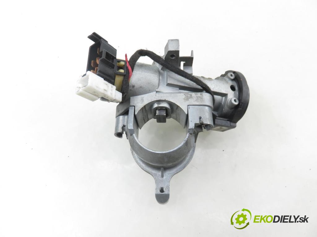 MITSUBISHI SPACE STAR nadwozie wielkoprzestrzenne (MPV) (DG_A) MINIVAN 2004 72,00 1.6 16V (DG3A) 98 - 4G18 1584,00 spinačka / zámky